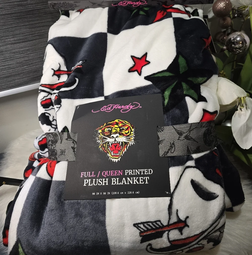 Ed Hardy Oversize Throw 90 x 90   Full/QueenBrand new